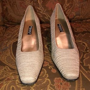 Proxy Textured Pumps